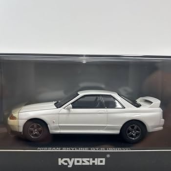 美品 ミニカー SKYLINE GT-R R32 クリスタルホワイト Amazon | 京商 1/43 NISSAN SKYLINE GT-R BNR32 Crystal White
